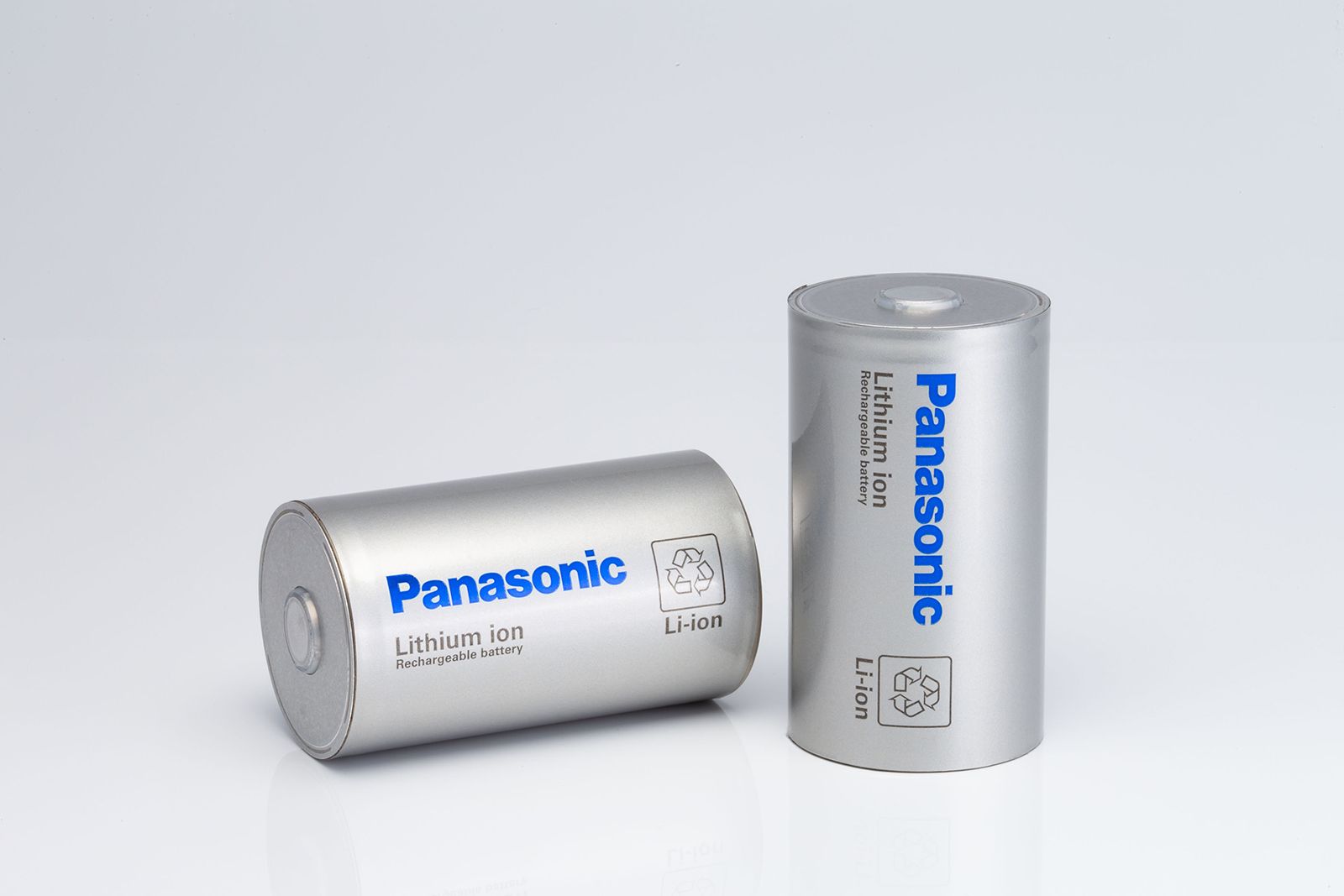 lithium ion batteries are considered dry cell batteries.